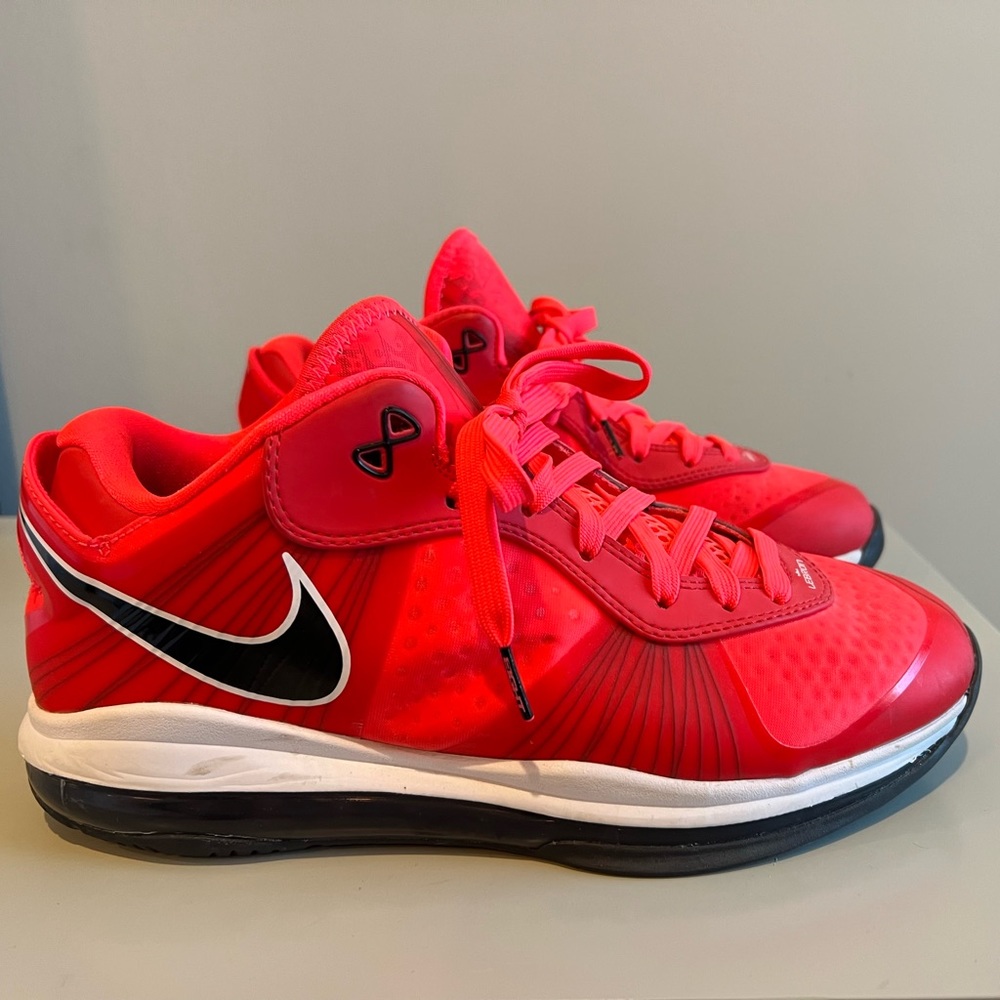 Nike LeBron 8 V/2 Low Solar Red 2011 Size 9.5 Used 456849-600